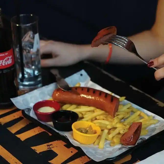 Hungry Dog Pub - İzmir Mekan Rehberi