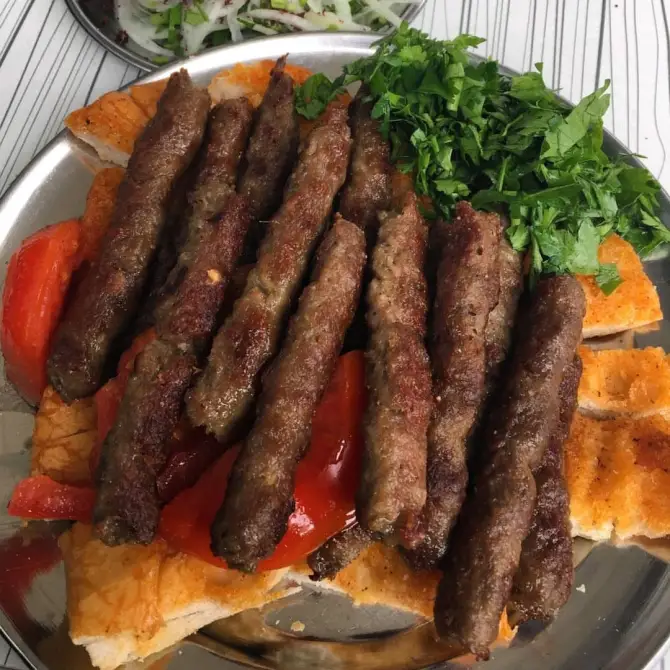 Hurşit Kebap - İzmir Mekan Rehberi