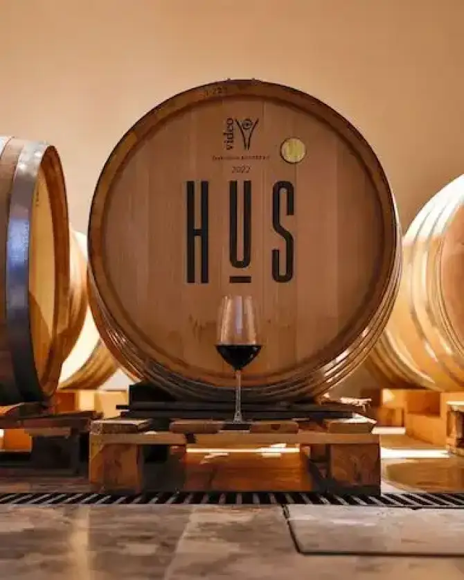 Hus Wines - İzmir Mekan Rehberi