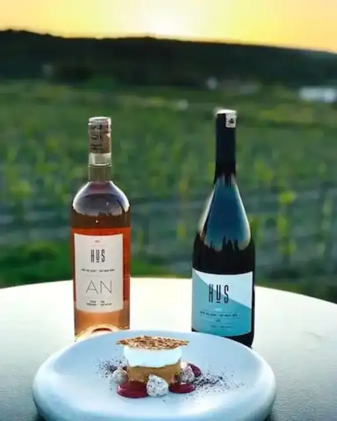Hus Wines - İzmir Mekan Rehberi
