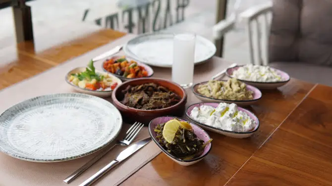 Haşmetli Kordon - İzmir Mekan Rehberi