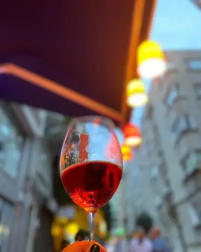 AHPUB CAFE& BAR fotoğraf 2 - İzmir Mekan Rehberi