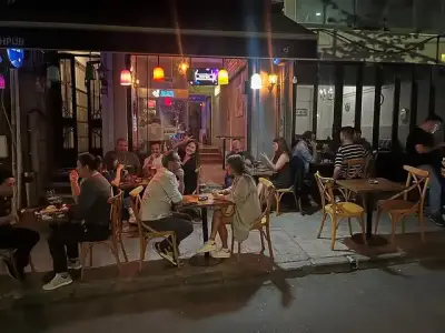 AHPUB CAFE& BAR fotoğraf 3 - İzmir Mekan Rehberi