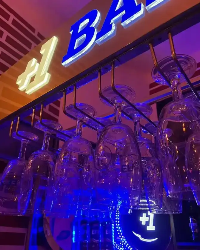 AHPUB CAFE& BAR - İzmir Mekan Rehberi