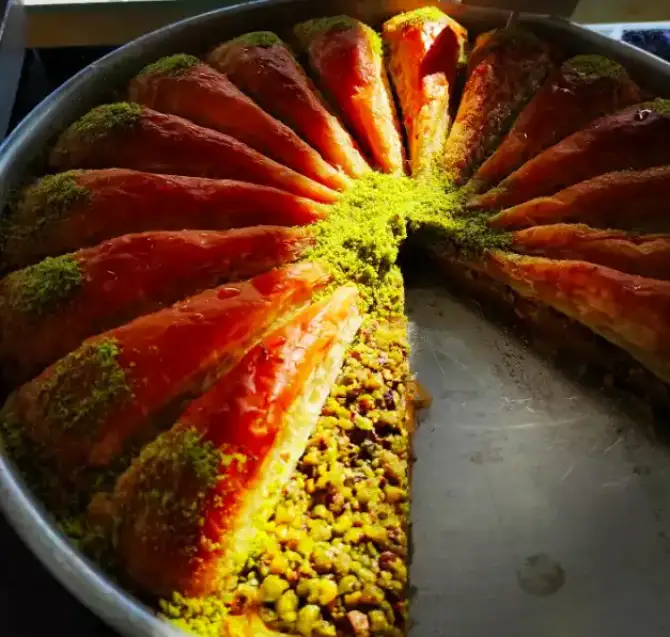 Antepli Gazibey Baklavaları - İzmir Mekan Rehberi