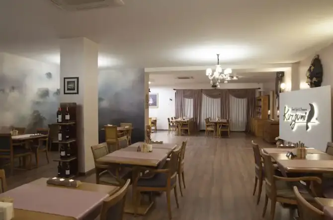 Kuzguni Sanat Cafe & Brasserie  - İzmir Mekan Rehberi