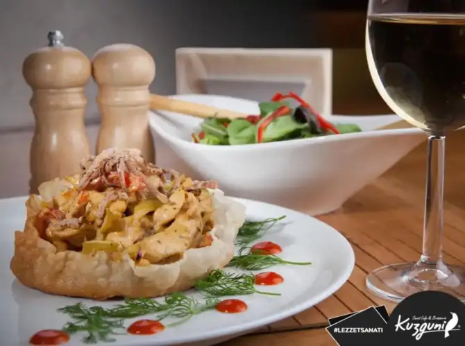 Kuzguni Sanat Cafe & Brasserie  - İzmir Mekan Rehberi