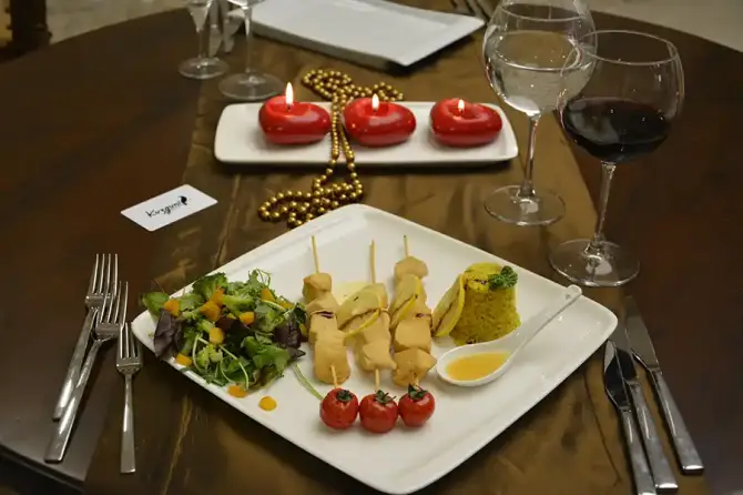 Kuzguni Sanat Cafe & Brasserie  - İzmir Mekan Rehberi