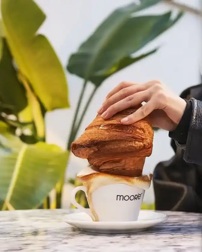 Moore Coffee - İzmir Mekan Rehberi