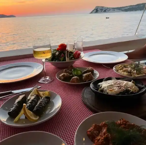 Number One Otel- Restaurant - İzmir Mekan Rehberi