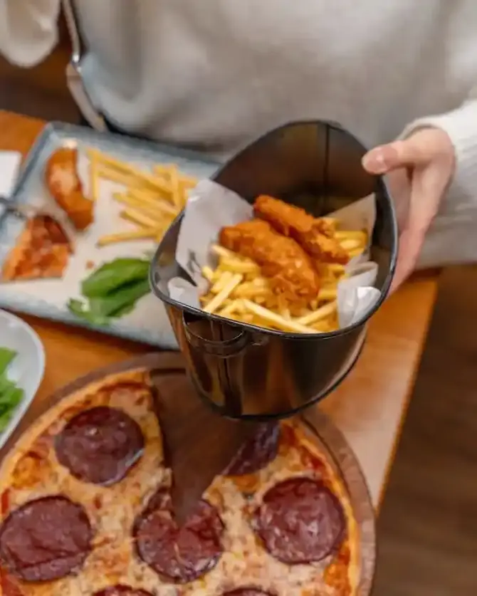 Pizza Rucola Bostanlı - İzmir Mekan Rehberi