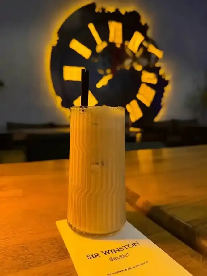 Sir Winston Pub Alsancak - İzmir Mekan Rehberi