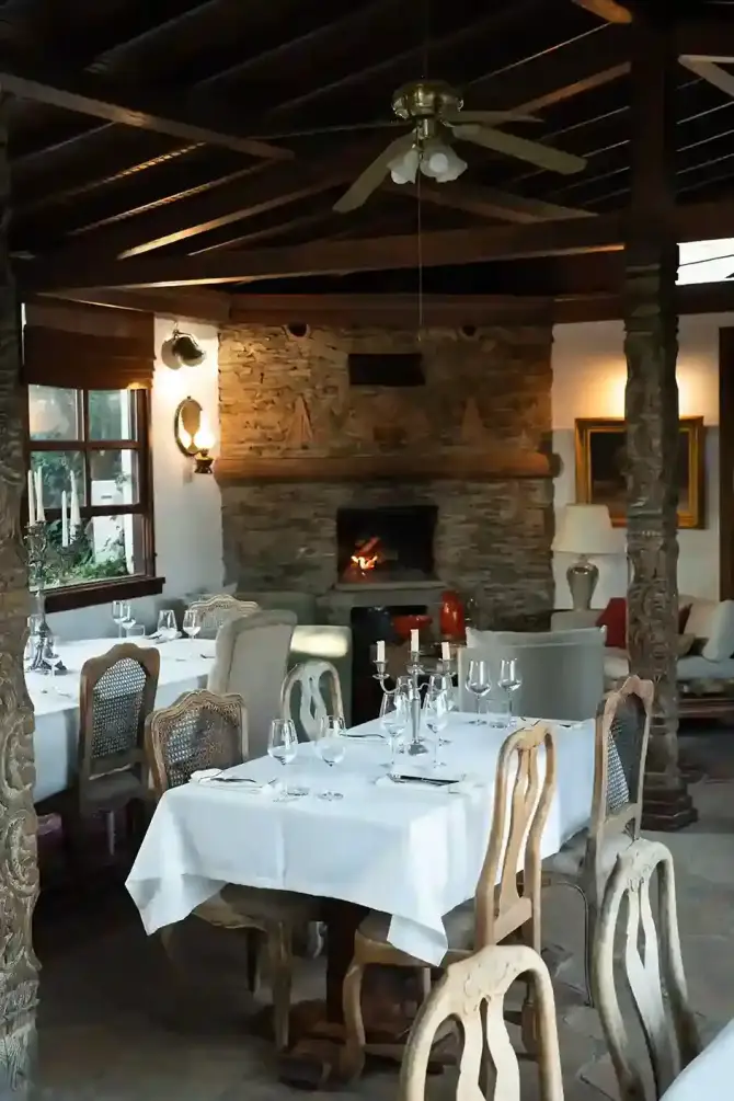 Zeste Restoran Güllü Konakları - İzmir Mekan Rehberi