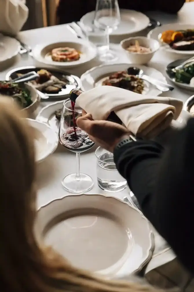 Zeste Restoran Güllü Konakları - İzmir Mekan Rehberi