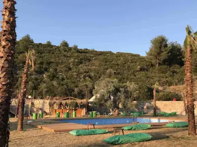 Into the Wild Glamping Alaçatı fotoğraf 2 - İzmir Mekan Rehberi