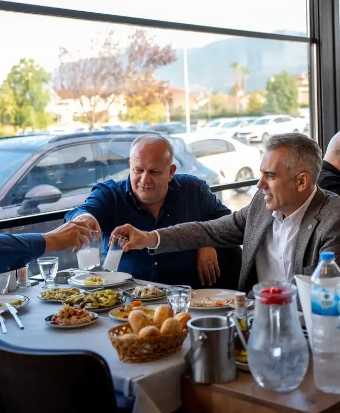 Çitlembik Balık Port Forum - İzmir Mekan Rehberi