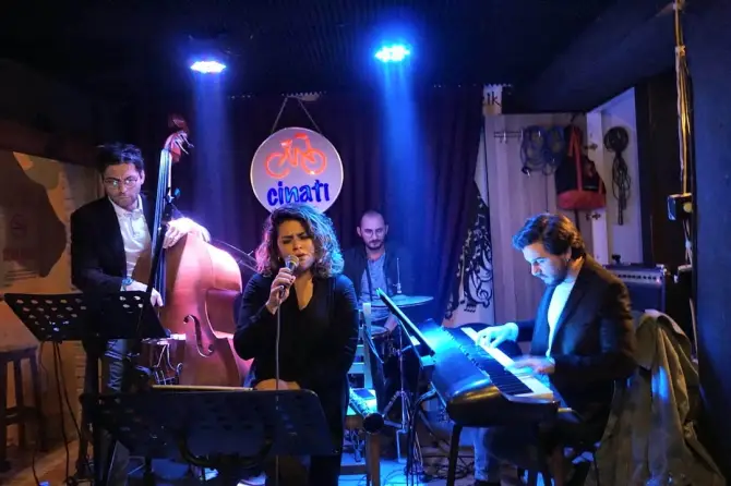 Cinatı - İzmir Mekan Rehberi