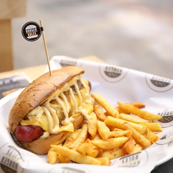 BURGER RULES - İzmir Mekan Rehberi