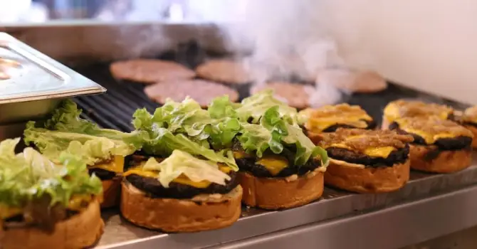 BURGER RULES - İzmir Mekan Rehberi
