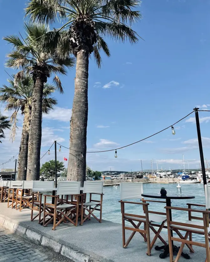 La Lune Yıldızburnu - İzmir Mekan Rehberi