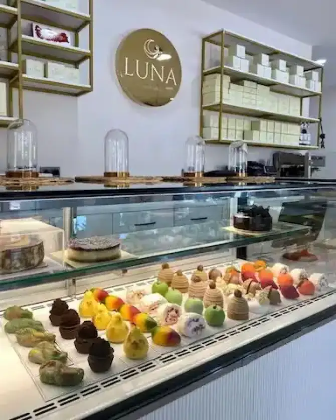 French Patisserie & Bakery - İzmir Mekan Rehberi