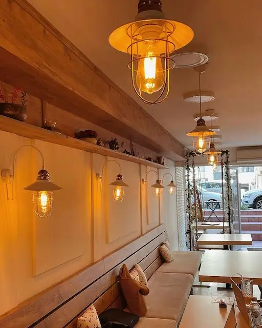 Kiraz Kitap Cafe - İzmir Mekan Rehberi
