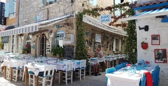 Buzuki Alaçatı - İzmir Mekan Rehberi