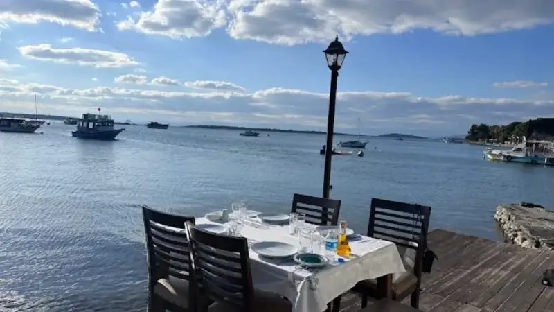 Ali'nin Yeri Ildırı Balık Restaurant - İzmir Mekan Rehberi