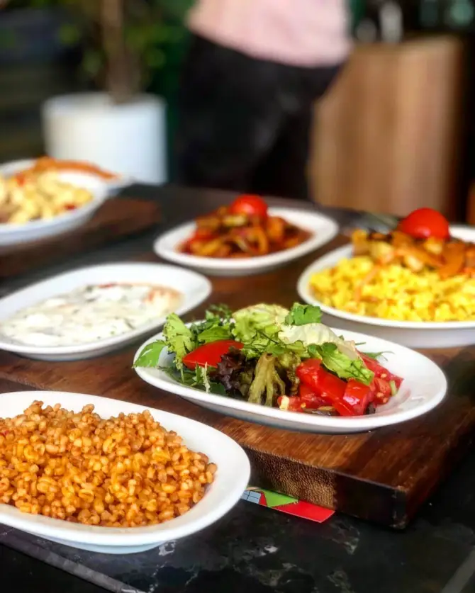 Alin's Cafe - Restaurant - İzmir Mekan Rehberi