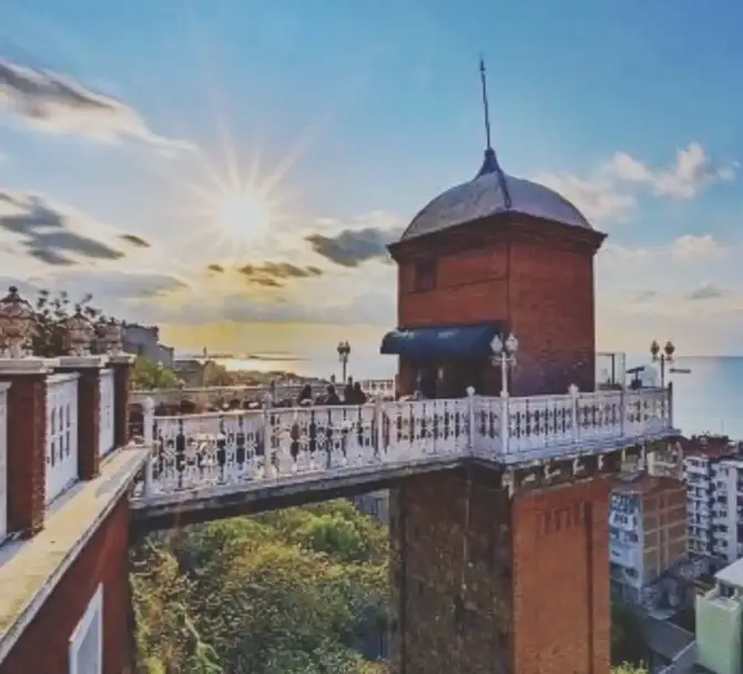 Tarihi Asansör Restoran İzmir - İzmir Mekan Rehberi