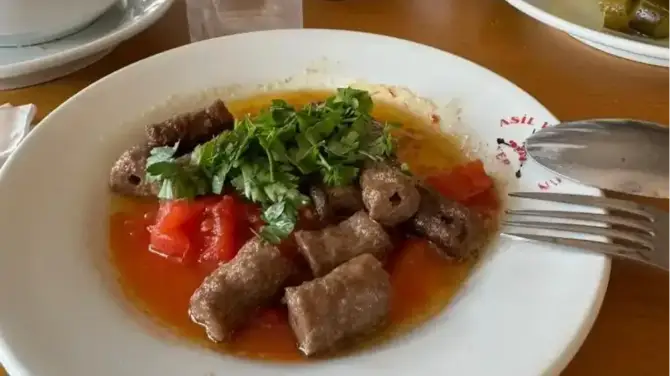 Asil Et Profesörü - İzmir Mekan Rehberi