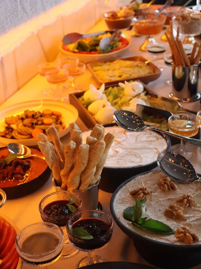 Aura Hookah Lounge - İzmir Mekan Rehberi