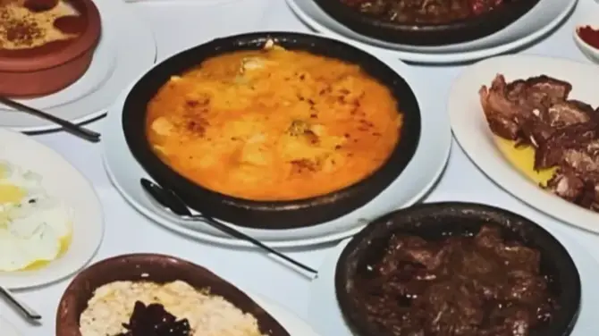 Avlu Urla Bistro & Bar & Patisserie - İzmir Mekan Rehberi