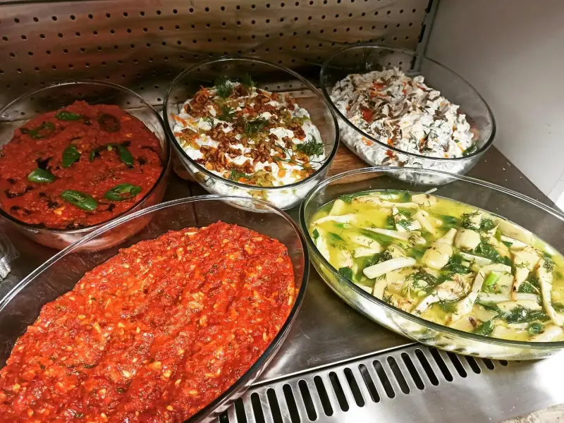 Bade Gourmet Şarkuteri - İzmir Mekan Rehberi