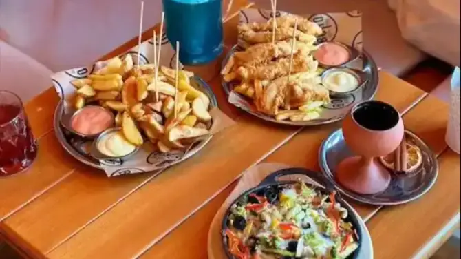 Boho Social Pub - İzmir Mekan Rehberi