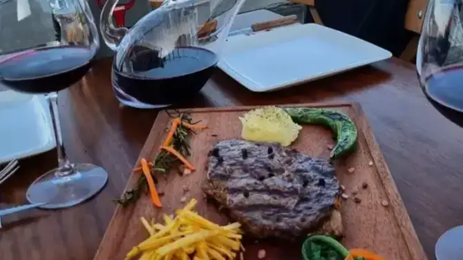 Di Etçi Steakhouse - İzmir Mekan Rehberi