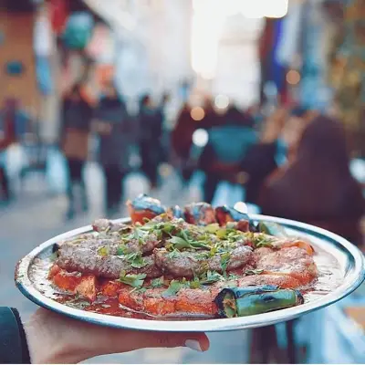 Doyuran Manisa Kebap fotoğraf 2 - İzmir Mekan Rehberi