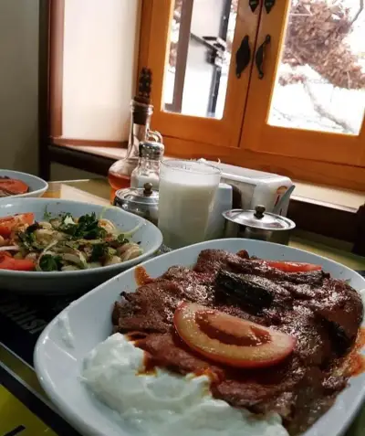 Doyuran Manisa Kebap fotoğraf 3 - İzmir Mekan Rehberi