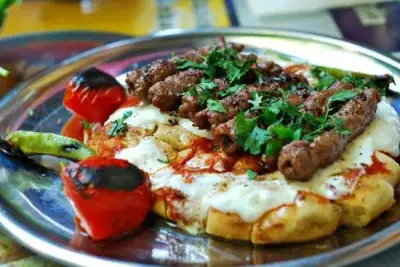 Doyuran Manisa Kebap - İzmir Mekan Rehberi