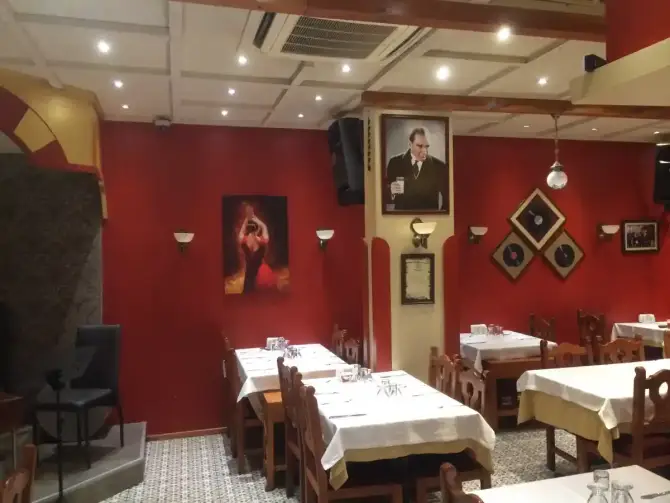 endülüs meyhanesi yemek sunumu