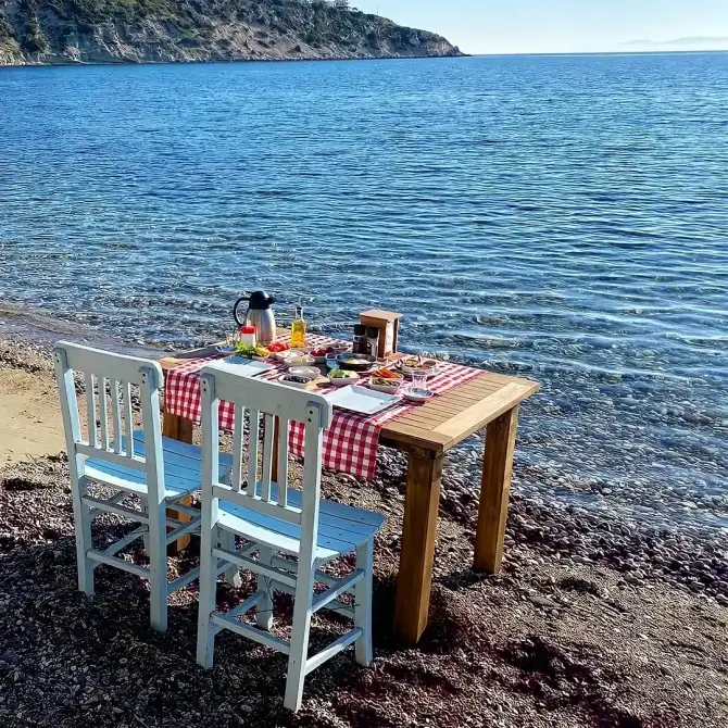Ergin Pansiyon Restoran Karaburun - İzmir Mekan Rehberi