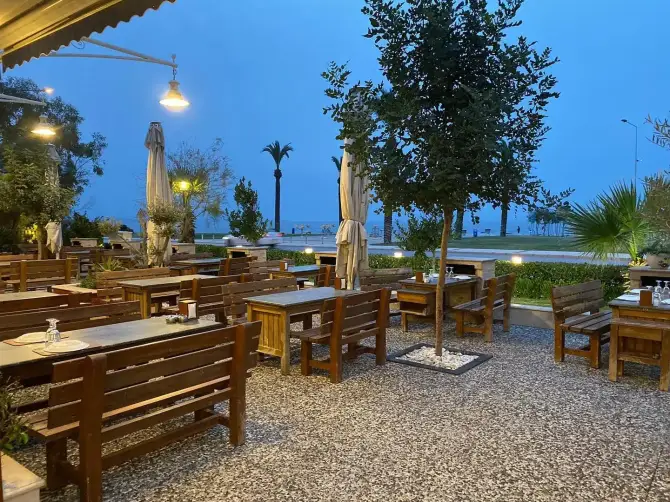 Floryalı Restoran - İzmir Mekan Rehberi