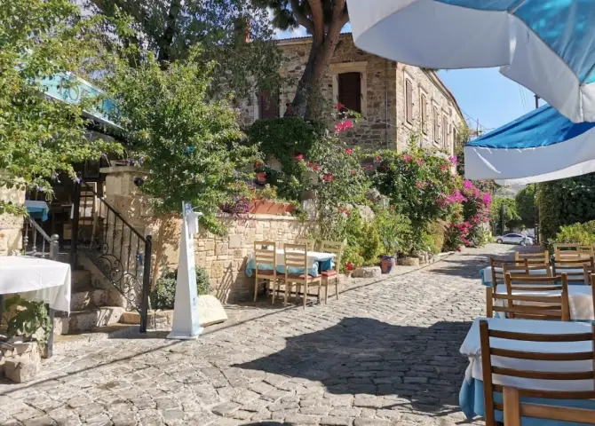 Fokai Balık Restoran - İzmir Mekan Rehberi