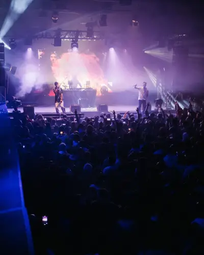 Hangout PSM fotoğraf 4 - İzmir Mekan Rehberi