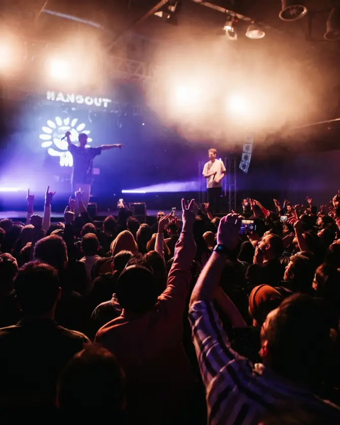 Hangout PSM - İzmir Mekan Rehberi