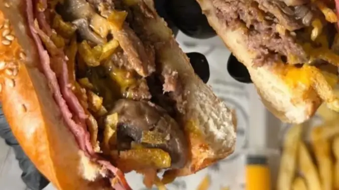 Her An Burger Karşıyaka - İzmir Mekan Rehberi