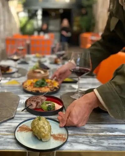 Hiç Lokanta Urla