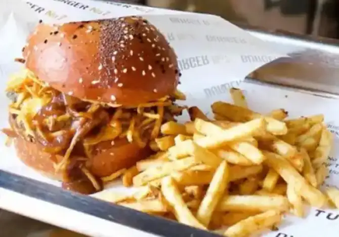 Burger No 7 Balçova - İzmir Mekan Rehberi