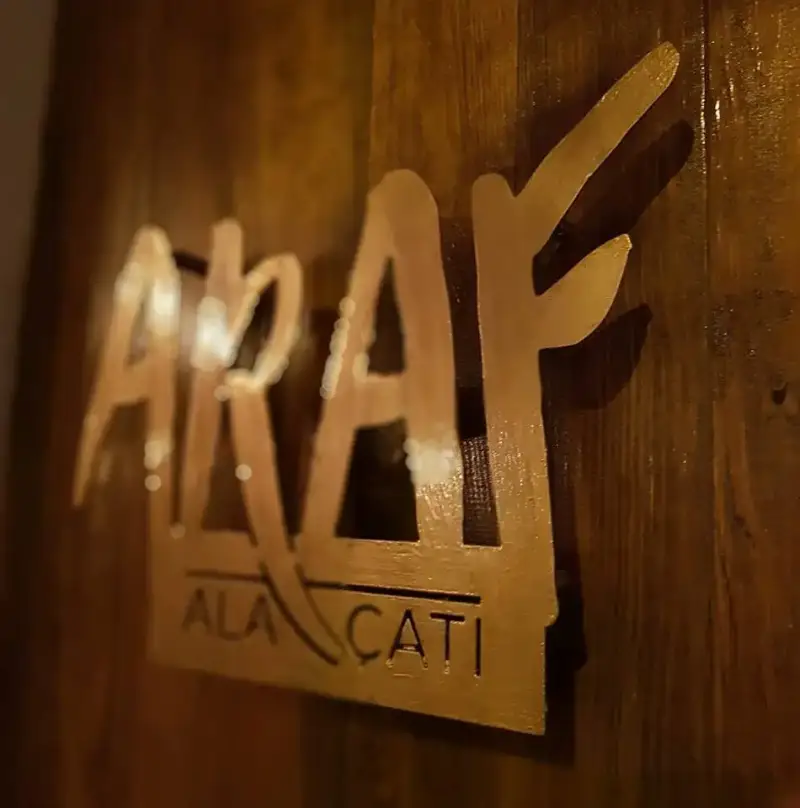 Araf Alaçatı - İzmir Mekan Rehberi
