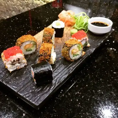 Bistronomi Asian & Sushi Bar